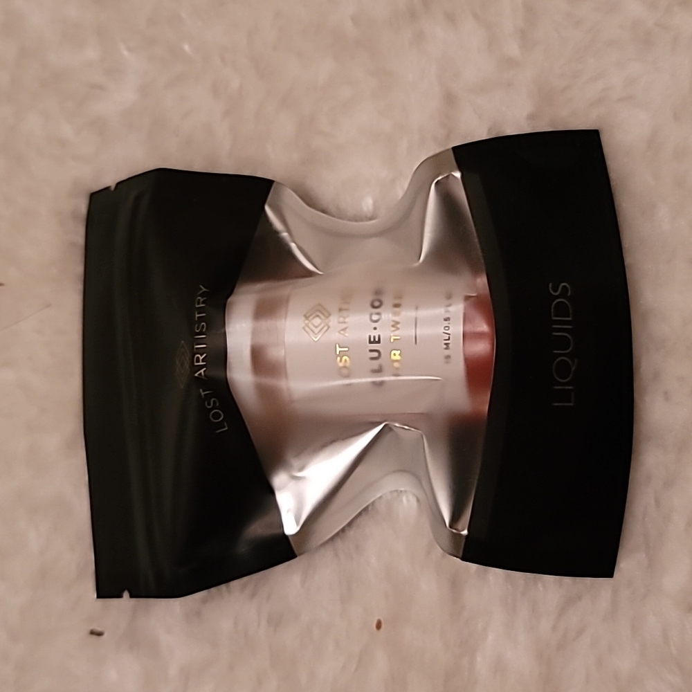 Lost Artistry Glue Gone for Tweezers